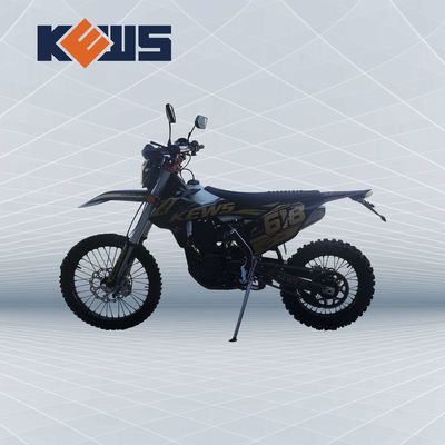 Sepeda Motor Hitam Dengan Stiker Emas 300CC Euro 4 Sepeda Motor NC300S On Road Dirt Bikes