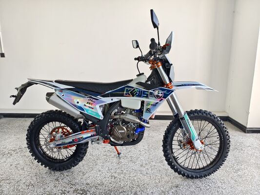 KEWS k23 R-edition 4 Stroke Enduro Motorcycle dengan 21.0 kW Power Output 25.0 N*m Max Torque dan 140 km/h Top Speed